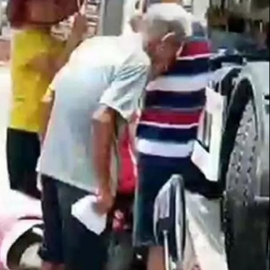 Sһռ܇(ch)ײһ늄(dng)܇(ch)T܇(ch)Ů_...